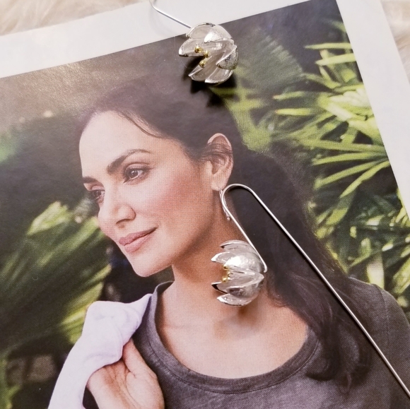 Beautiful 925 S Silver Flower long Earrings - Picture 5 of 16